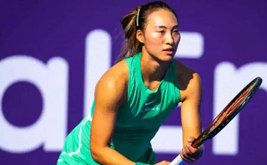 kaiyun-包含阿扎伦卡重返赛场,反败为胜首场状态出色,老鹰观众沸腾!气势如虹延续的词条