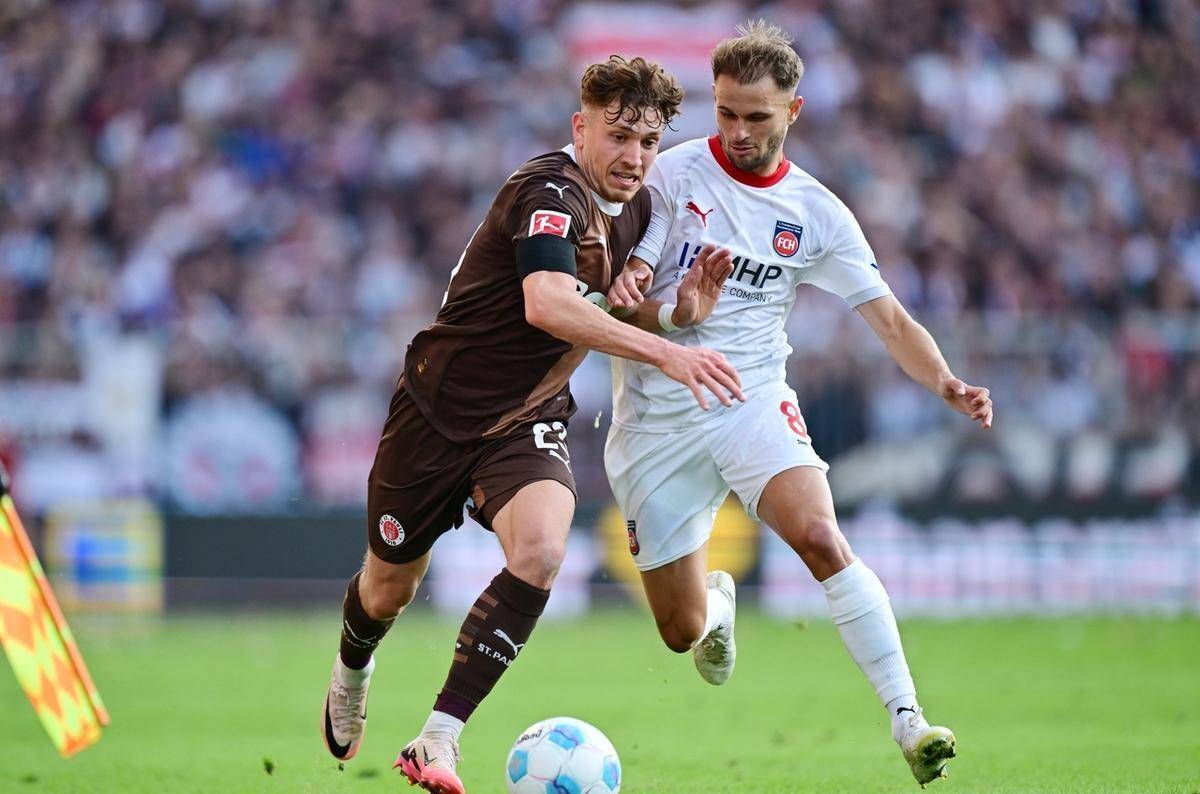 开云App-包含赛地聚焦——欧篮联今晨热度飙升;多特蒙德战术微调;赛场秩序良好;年轻球员得到机会的词条